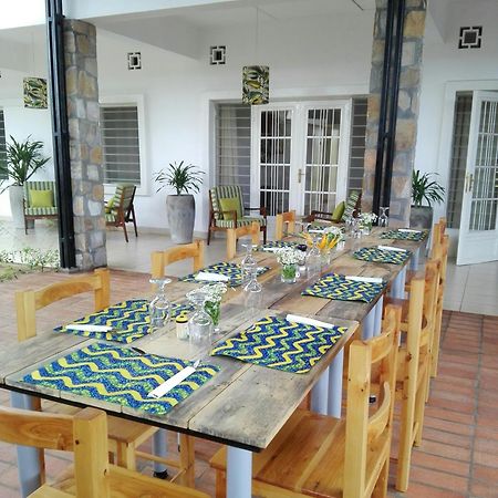 Urban Lodge Bujumbura Bagian luar foto