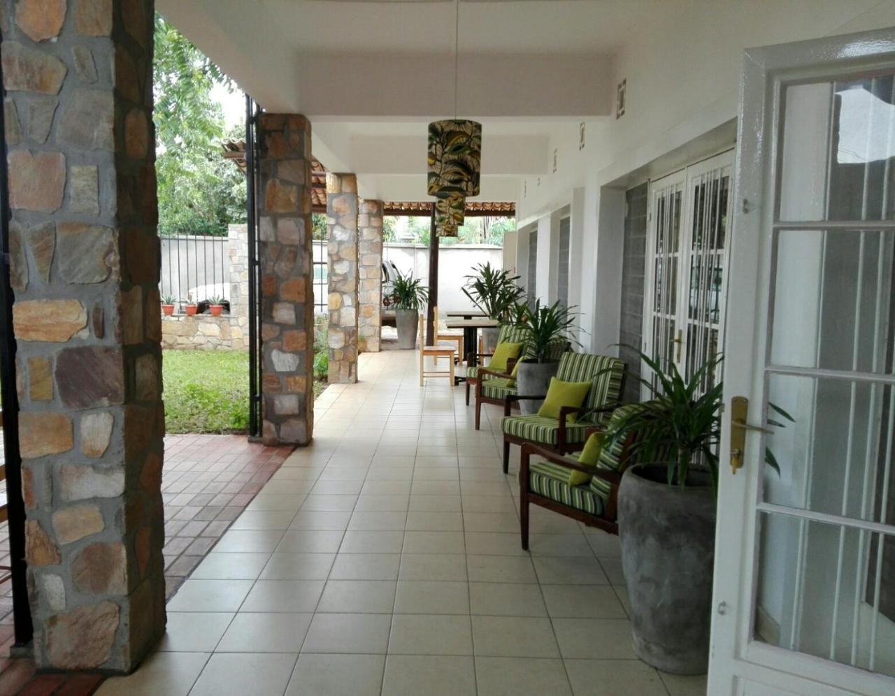 Urban Lodge Bujumbura Bagian luar foto