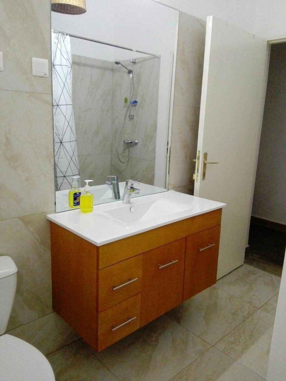 Urban Lodge Bujumbura Bagian luar foto