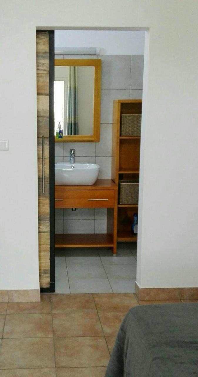 Urban Lodge Bujumbura Bagian luar foto