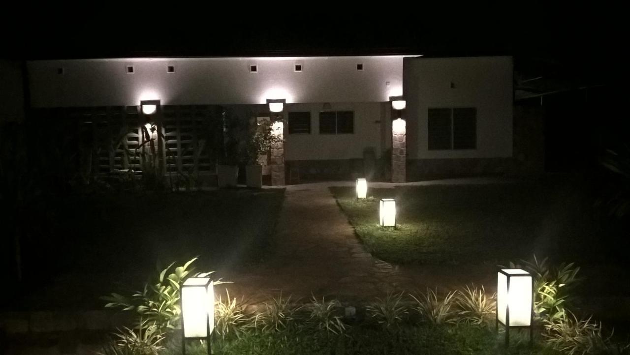 Urban Lodge Bujumbura Bagian luar foto