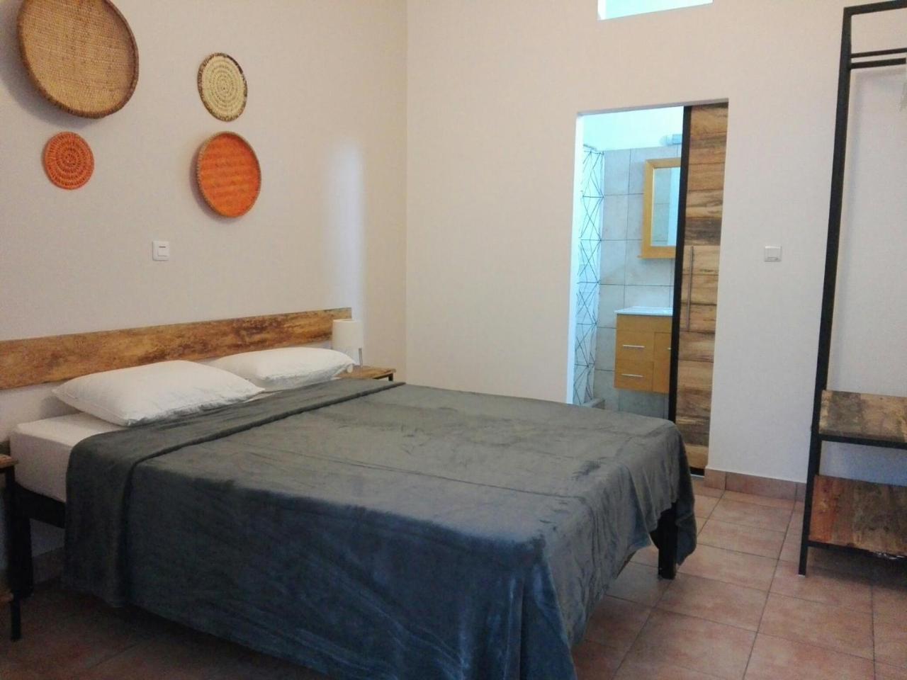 Urban Lodge Bujumbura Bagian luar foto
