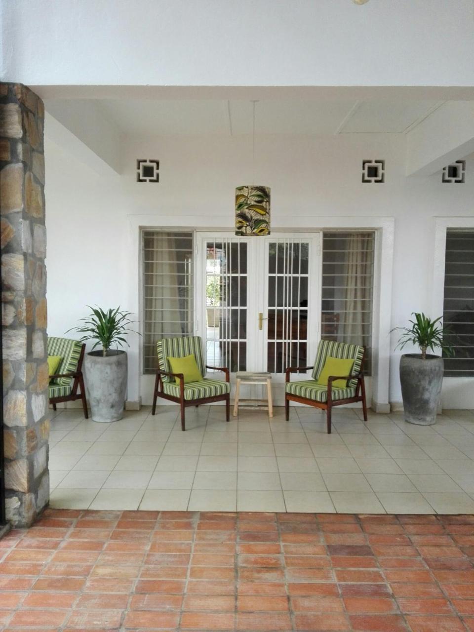 Urban Lodge Bujumbura Bagian luar foto
