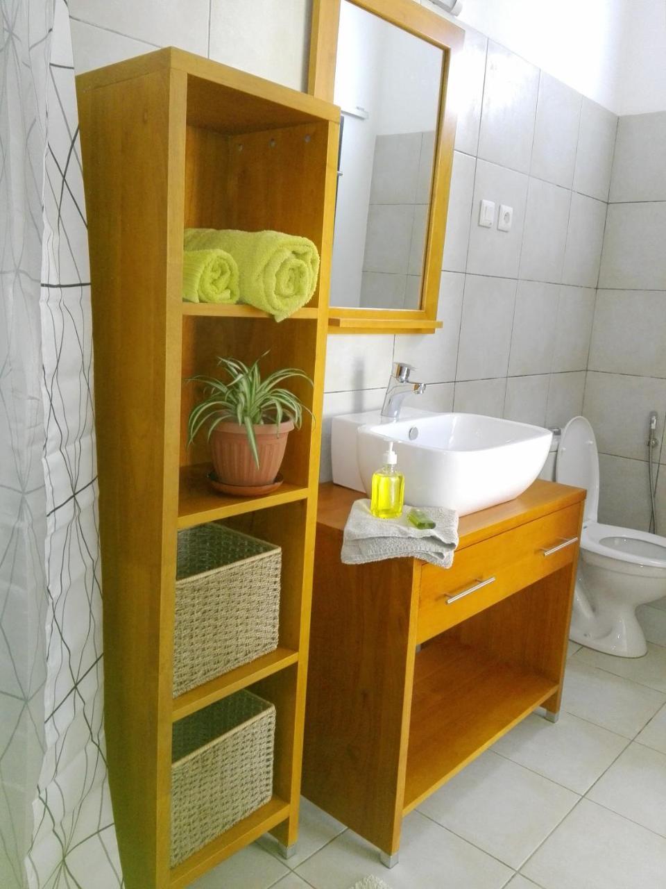 Urban Lodge Bujumbura Bagian luar foto