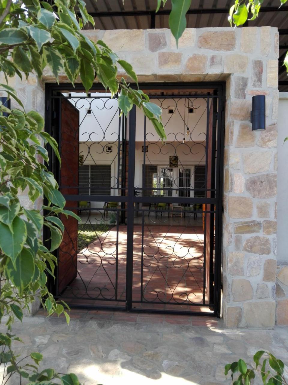 Urban Lodge Bujumbura Bagian luar foto
